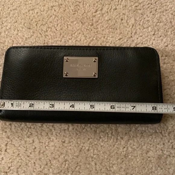 Michael Kors Black Pebble Leather Long Wallet - Like New - Picture 9 of 17